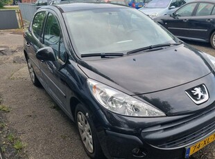 Peugeot 207 1.4 XT €750,- druklager giert-geen mooie auto zo mee !!VASTE PRIJS