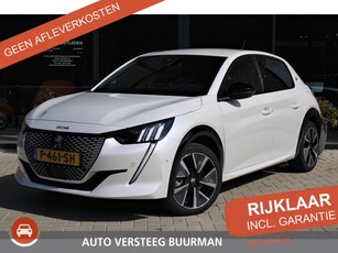 Peugeot e-208 EV GT 50 kWh 3-fase € 299,- private lease Navigatie, Camera, Stoelverwarming, Parkeersensoren voor en achter .