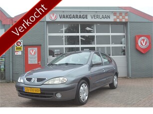 Renault Mégane 1.6-16V Air nw banden, trekhaak