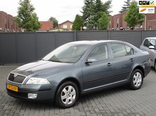 Skoda Octavia 1.6 FSI Elegance Aut 47dkm 1e Eig !!