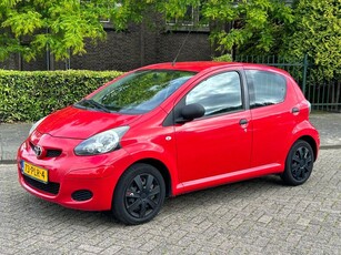 Toyota Aygo 1.0-12V Access 2011 stuurbekrachtiging! 5-deurs! Nap! Zuinig!