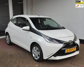 Toyota Aygo 1.0 VVT-i x-play* AIRCO / ACHTERUITRIJCAMERA / CRUISE CONTROL*