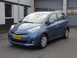 Toyota Verso-S 1.3 VVT-i Aspiration Automatische airco, trekhaak, cruise controle, achteruitrijcamera, enz.