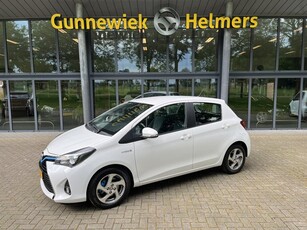 Toyota Yaris 1.5 Hybrid Business Plus | CAMERA | CLIMATE CONTROL| STOELVERWARMING | SET WINTERBANDEN |