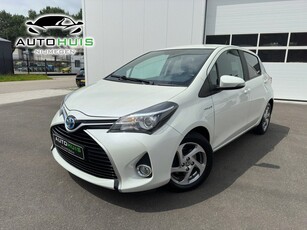 Toyota Yaris 1.5 Hybrid Dynamic Pearl white Navi stoelverwarming Cruise controle