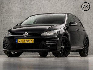 Volkswagen Golf 1.0 TSI Sportline Black Edition Automaat (APPLE CARPLAY, GROOT NAVI, DYNAMISCHE KNIPPERLICHTEN, ADAPTIVE CRUISE, STOELVERWARMING, ALCANTARA SPORTSTOELEN, GETINT GLAS, LM VELGEN, NIEUWSTAAT)