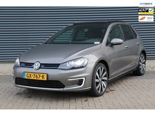 Volkswagen Golf 1.4 TSI GTE PANO - PDC