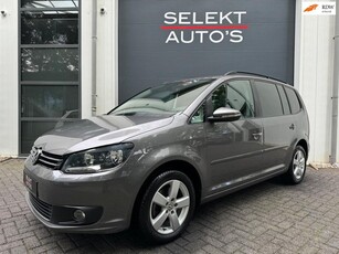 Volkswagen Touran 1.2 TSI Highline 7 Pers/Climate/Cruise/Navigatie/AUX/Stoelverwarming/PDC/Elekt Ramen/Elekt Spiegels/Apk 06-2025