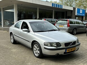 Volvo S60 2.4 170pk Edition Leder