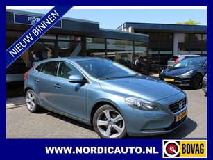 Volvo V40 1.6 T4 SUMMUM / LEDER- NAVIGATIE- CLIMA- XENON AFNEEMBARE TREKHAAK- KEYLESS START