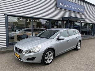 Volvo V60 1.6 T4 Momentum Leer+Nav+Trekhaak (bj 2011)