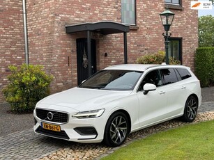 Volvo V60 2.0 T5 250pk Momentum Leder Trekhaak elektr