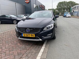 Volvo V60 2.4 D6 AWD Plug-In Hybrid Summum / Pano