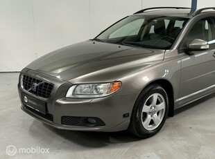 Volvo V70 2.0F Momentum XENON / YOUNGTIMER