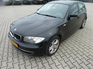 BMW 1-serie 120i High Executive beschrijving lezen