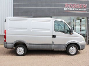 Iveco Daily 35S18V 3.0 300 L1H1 Airco/Trekhaak/Tachograaf