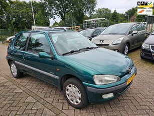 Peugeot 106 1.1 Accent NIEUW APK