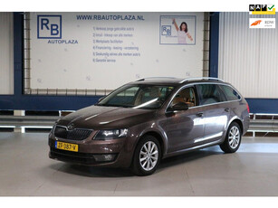 Skoda Octavia Combi 1.6 TDI AUTOMAAT / KEYLESS / LEER / MEMORY / FULL ! ! !