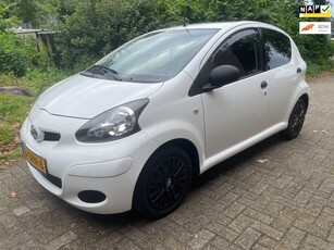 Toyota Aygo 1.0-12V Now nette auto airco