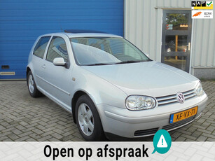 Volkswagen Golf 1.6 Highline APK AUTOMAAT