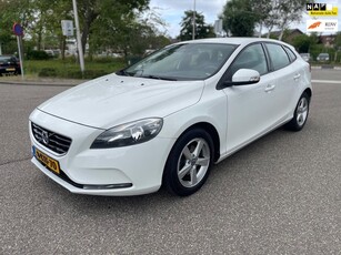 Volvo V40 1.6 D2 Kinetic / airco / cruise.control / navi /