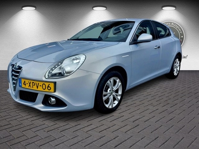 Alfa Romeo Giulietta 1.4 T Distinctive Lusso AUTOMAAT