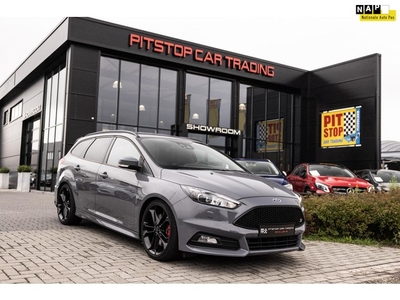 Ford Focus 2.0 ST-3, 250 PK, Camera, Volleder, Sony, Super