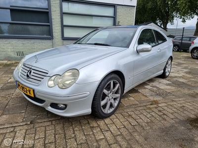 Mercedes C-klasse Sportcoupé 320 Zeer mooie Auto.