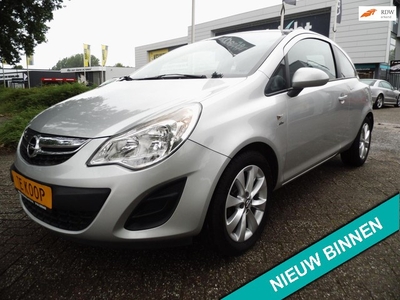 Opel Corsa 1.2-16V Cosmo AIRCO,CR. CONTROL