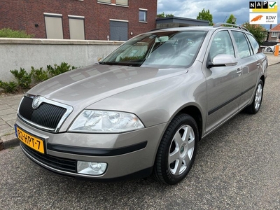 Skoda Octavia Combi 1.6 FSI Tour /Airco/Cruise/PDC/LMV/NAP