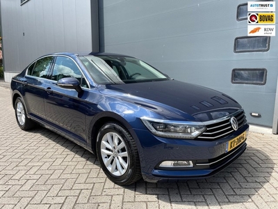 Volkswagen Passat 1.8 TSI Business Edition / Navigatie