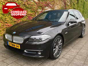 BMW 5-serie Touring 528i Luxury Edition|Head Up Display|Navigatie|360 Camera|