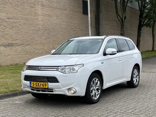 Mitsubishi Outlander 2.0 PHEV Instyle+ Navi Leer Kanteldak