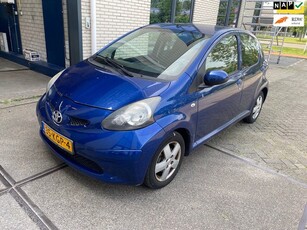 Toyota Aygo 1.0-12V / 1 jaar apk /airco / nap / 5drs / 2