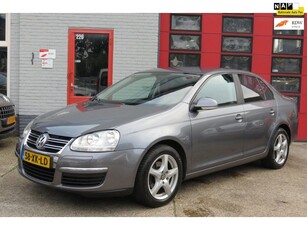 Volkswagen Jetta 1.6 Trendline ,Airco ,groot scherm ,Nwe Apk