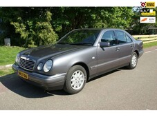 Mercedes-Benz E-klasse 200 Elegance Automaat Youngtimer