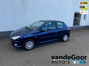 Peugeot 206 1.4 Forever, '07, nwe. koppeling en apk, 181000 km !