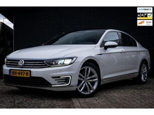 Volkswagen Passat 1.4 TSI GTE Highline | Pano | Alcantara | Carplay