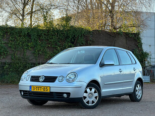 Volkswagen Polo 1.4-16V Highline/AUTOMAAT