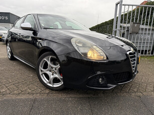 Alfa Romeo Giulietta 1.4 T 170PK DISTINCTIVE AUTOMAAT NAVI/LEER/PANO/PDC