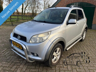 Daihatsu Terios 1.5-16v Exclusive 4X4/AIRCO/BULLBAR/SIDEBARS/TREKHAAK/NIEUWE APK