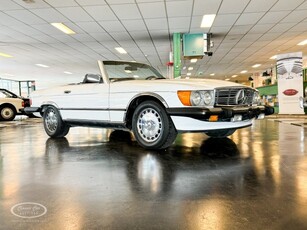 Mercedes-Benz 560 Convertible - ONLINE AUCTION