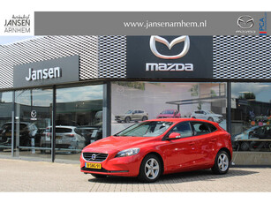 Volvo V40 1.6 T3 150PK Kinetic , Trekhaak, Navi, Bluetooth, Clima, Cruise, PDC, LMV 16 Inch