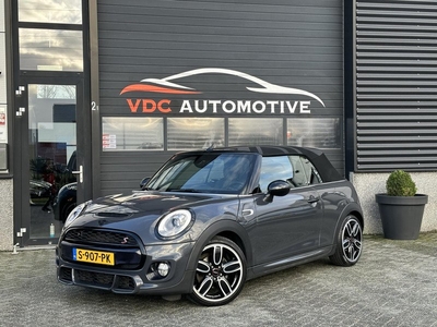 Mini Cooper S Cabrio Chili JCW HarmanKardon | Keyless | Grt Navi | Black | LED | Ambienteverlichting | Zeer Compleet | Engelse Vlag | LED | PDC