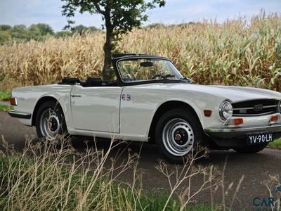 Triumph TR6 PI Hardtop | Petrol injection, compl. gedocumenteerd