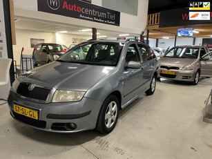 Skoda Fabia Combi 1.4-16V Elegance * Airco * parkeersensor * NW APK