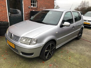 Volkswagen Polo 1.4-16V Trendline