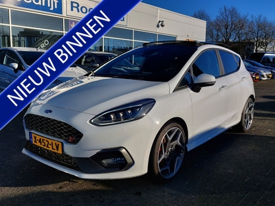 FORD FIESTA 1.5 EcoBoost 200pk ST-3 Performance-Pack | Navi + Apple Carplay | B&O Sound Clima | Cruise | Panorama Schuifdak | Keyless Entry | Led Koplampen | Pdc+Camera | Privacy Glass | 18''lm