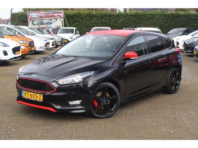 Ford Focus 1.5 EcoBoost 150pk 5-deurs Black Edition