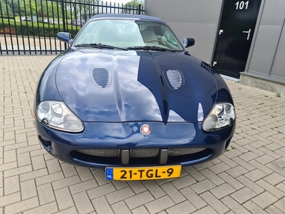 Jaguar XKR Benzine